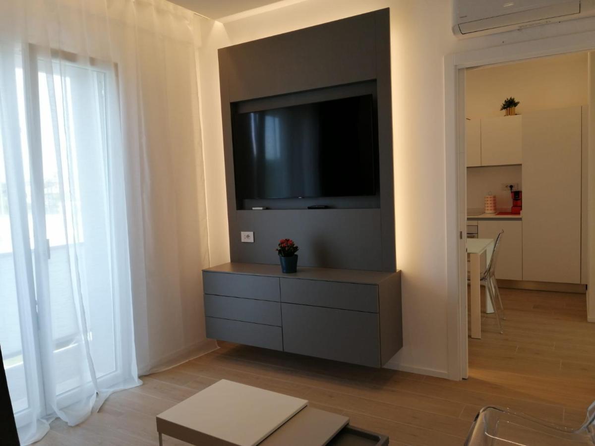 Arcioun Suite Риччоне Экстерьер фото